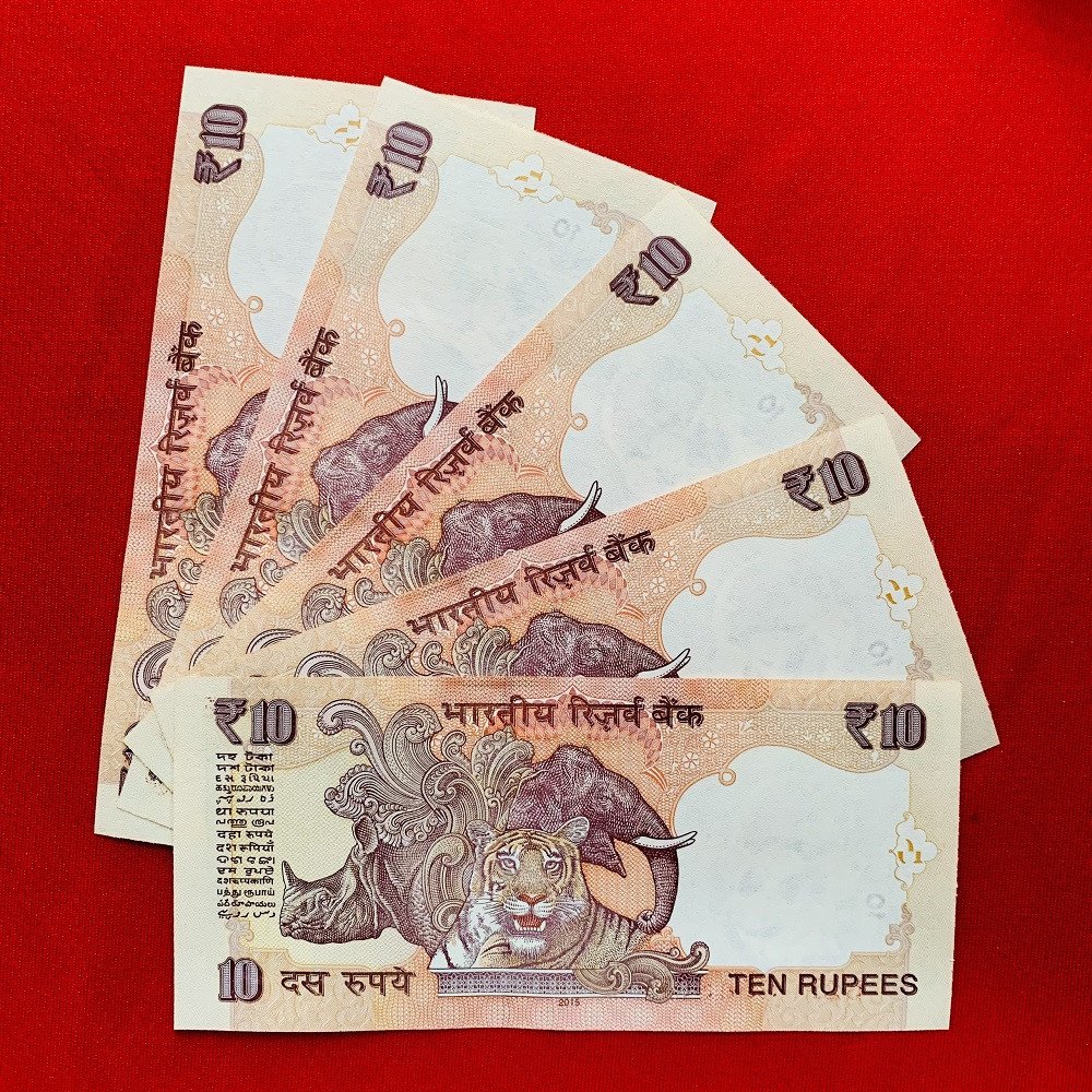 Bộ sưu tập các tờ tiền 10 Rupee Ấn Độ, minh họa các mệnh giá và thiết kế