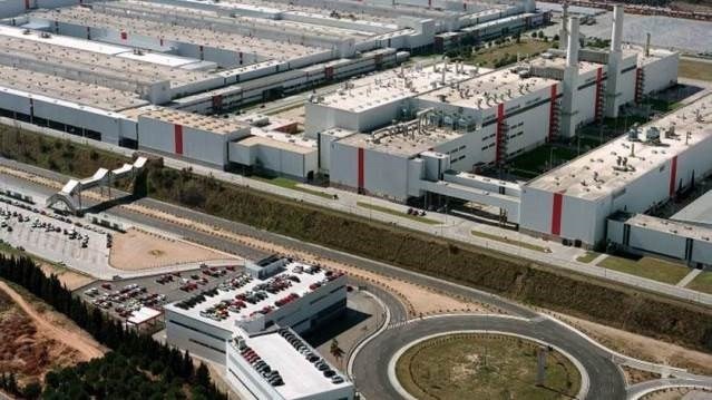 Cảnh quan thành phố Barcelona, trung tâm kinh tế sầm uất của Catalonia