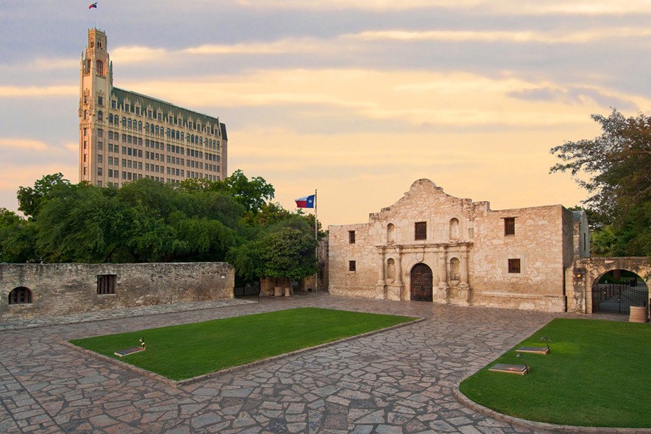 Cung điện Alamo tại San Antonio, một di tích lịch sử quan trọng của Texas trong **quốc gia rộng lớn Hoa Kỳ**