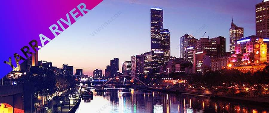 Dòng sông Yarra hiền hòa chảy qua trung tâm thành phố Melbourne