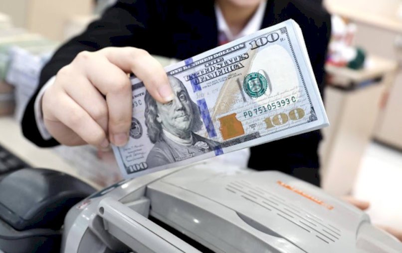 Giá cả hàng hóa toàn cầu ảnh hưởng đến giá trị 1000 đô la Mỹ so với tiền Việt