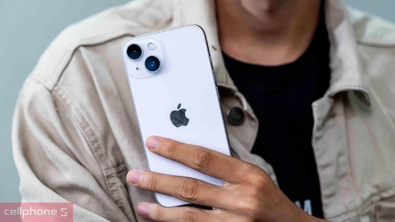 iPhone 14 giá bao nhiêu tiền Việt Nam, ảnh minh họa tính năng an toàn