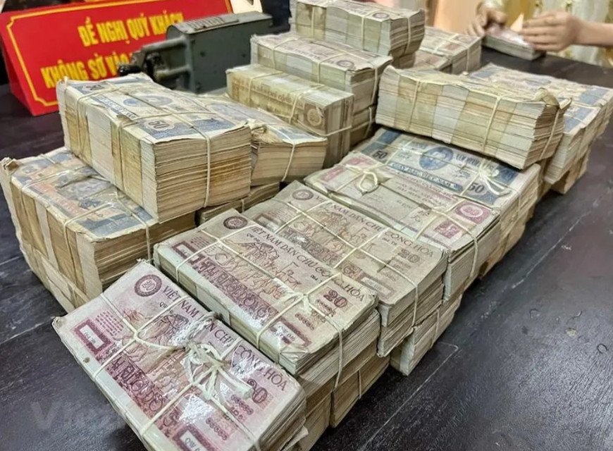 Nghị quyết Quốc hội về việc phát hành tiền Việt Nam và thu hồi tiền Đông Dương