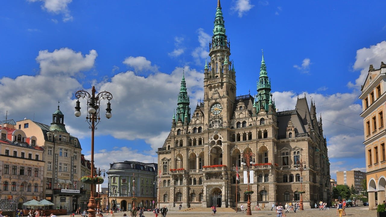 Tòa thị chính Liberec mang phong cách tân gothic