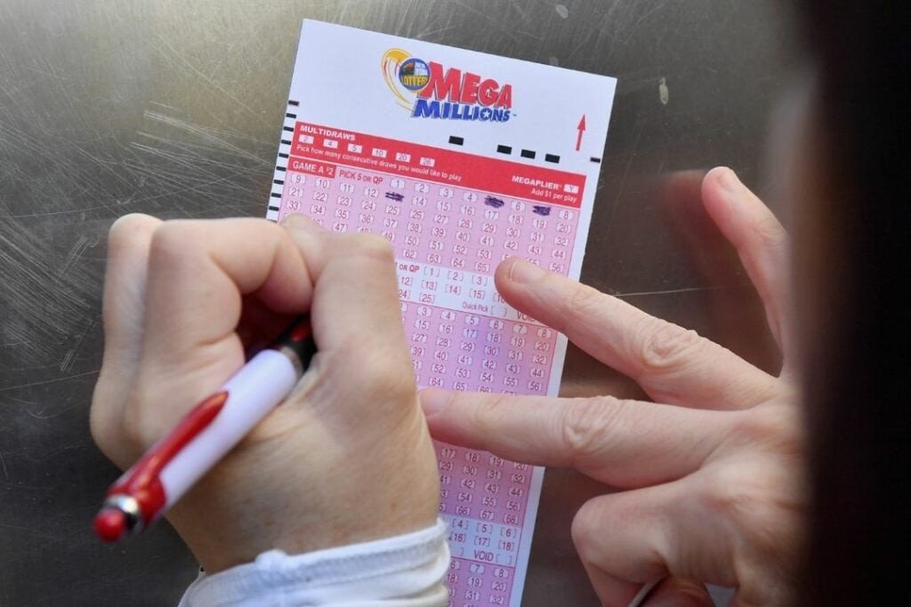 Vé số Mega Millions với giải thưởng lên đến 1 triệu USD là bao nhiêu tiền Việt Nam