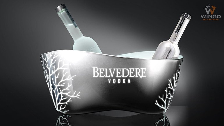 Chai rượu Vodka Belvedere, sản phẩm nổi tiếng của Ba Lan