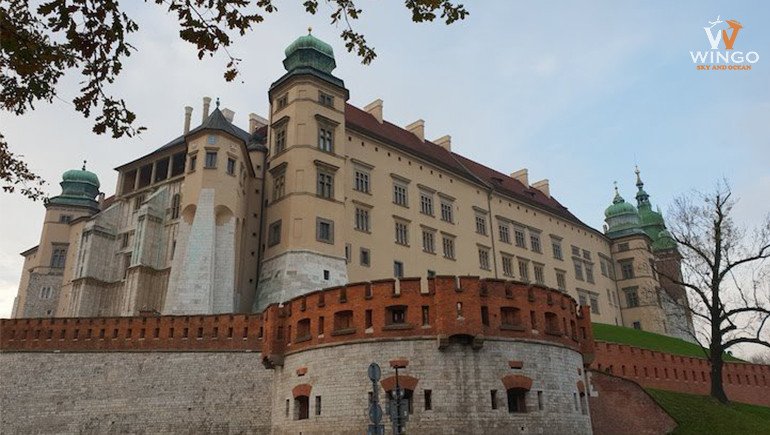 Lâu đài Wawel với kiến trúc Gothic và Phục hưng