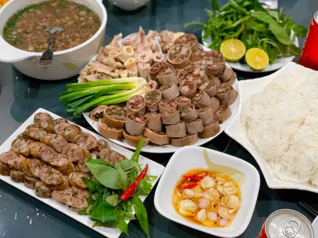 Các Quán Lòng Ngon Hà Nội Được Nhiều Du Khách Yêu Thích