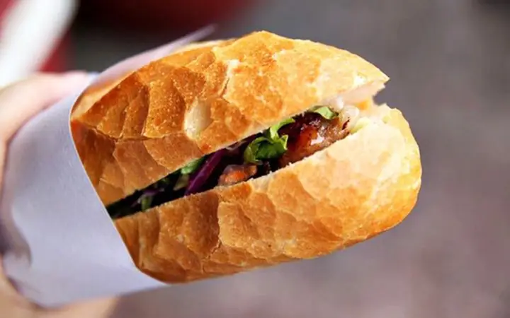 Bánh Mì Hồng Hoa - Món Ăn Sáng Quận 1, Sài Gòn