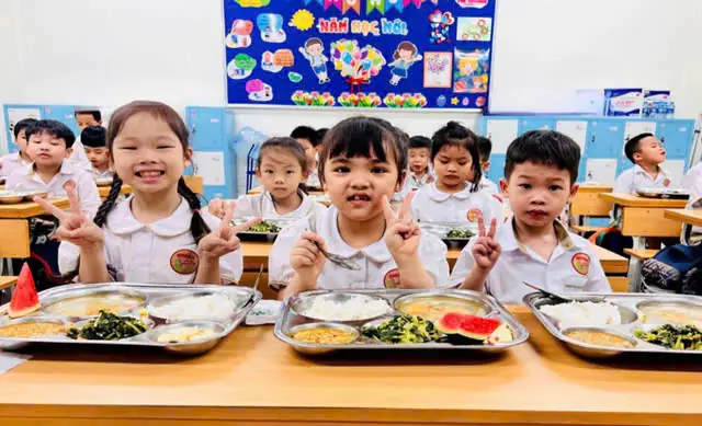 Ăn Trưa Khu Vực Giảng Võ: Top 10 Quán Ngon, Giá Rẻ, Phục Vụ Nhanh