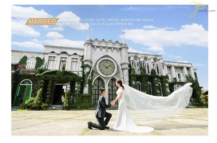 Chụp Ảnh Cưới Phong Cảnh Đẹp Nhất Hà Nội Tại Phim Trường Smiley Ville 2021: Cặp Nghĩa - Hồng