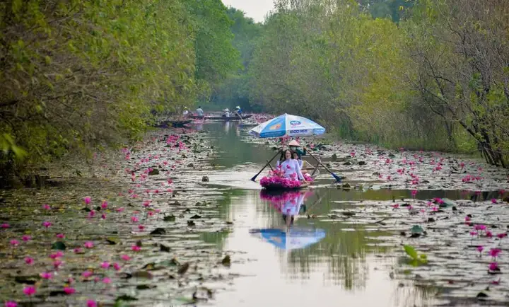 Around 60 Kilometers Southwest Of Ha Noi