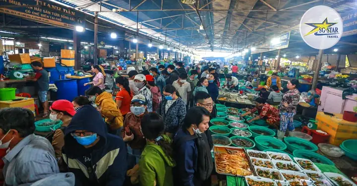 Thưởng Thức Hải Sản Tươi Ngon Thưởng Thức Hải Sản Tươi Ngon