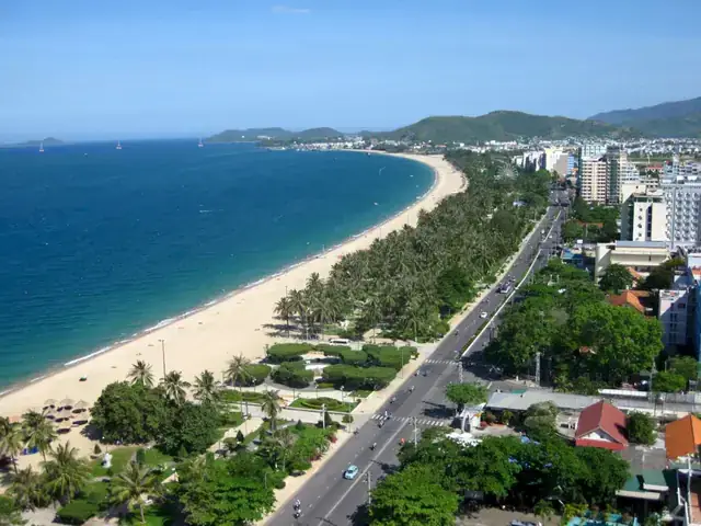 Hoạt Động Trên Bãi Biển Và Dưới Nước