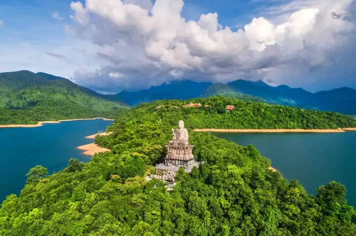 Biển Lăng Cô - Top Bãi Biển Đẹp Nhất Ở Huế Không Thể Bỏ Lỡ