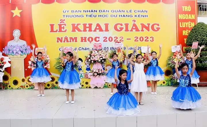 Nhạc Khai Giảng Năm Học Mới Tiểu Học – Ngày Đầu Tiên Đi Học