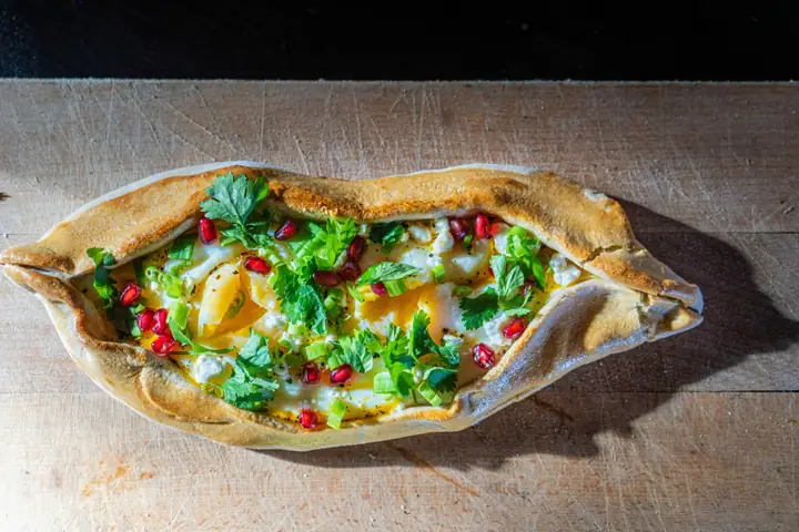 Một Chiếc Pide Thổ Nhĩ Kỳ Hiện Đại - Stadler Made