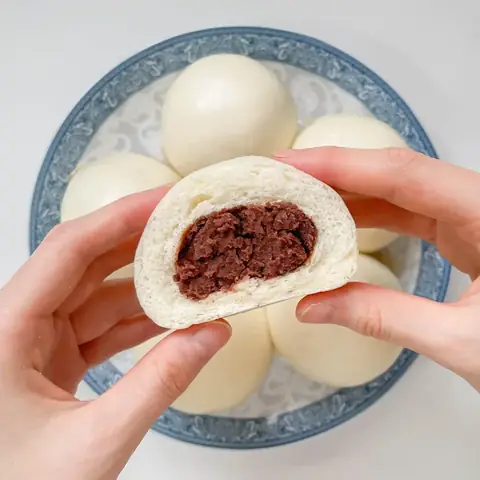 Bánh Bột Mì Nhân Đậu Đỏ: Món Bánh Dân Dã, Thơm Ngon Và Đầy Dinh Dưỡng