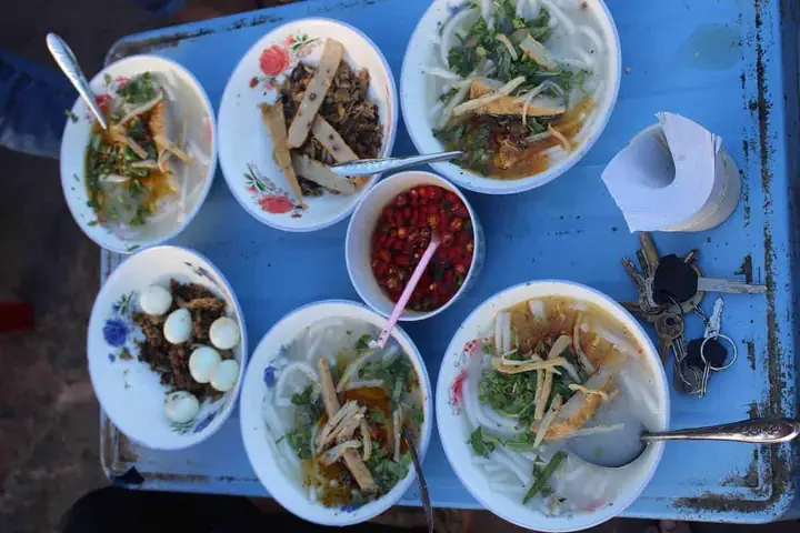 Điểm Đặc Biệt Thu Hút Khách Tại Quán Bánh Canh Ruộng Thuận Phước