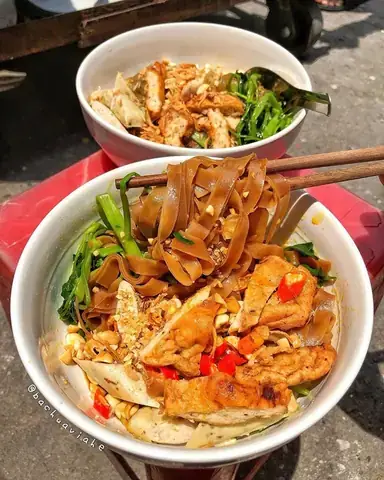 Câu Hỏi Thường Gặp Về Ẩm Thực Đường Phố Hà Nội Cho Du Khách Quốc Tế