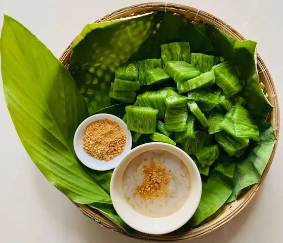 Bánh Đúc Lá Dứa Hà Nội: Hương Vị Thanh Tịnh Giữa Lòng Thủ Đô