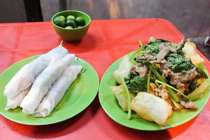Trải Nghiệm Không Gian Ẩm Thực Thoải Mái, Sạch Sẽ