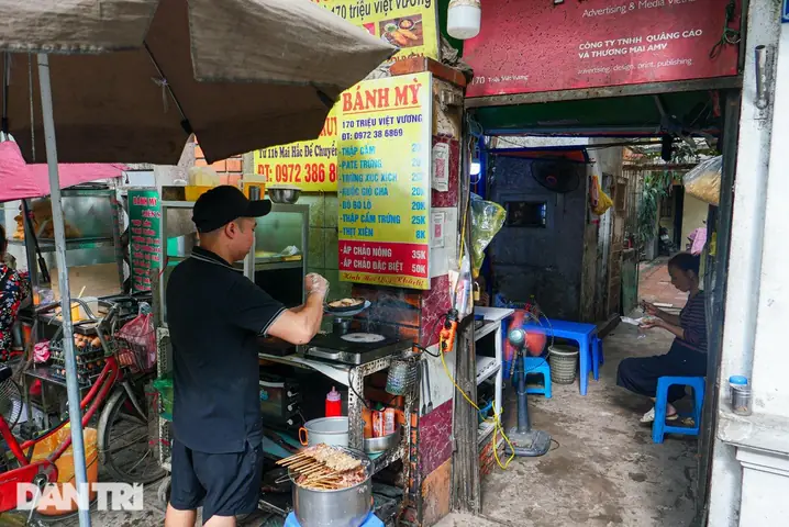 Bánh Mì Chảo Mai Hắc Đế: Di Sản Văn Hóa Ẩm Thực Hà Nội