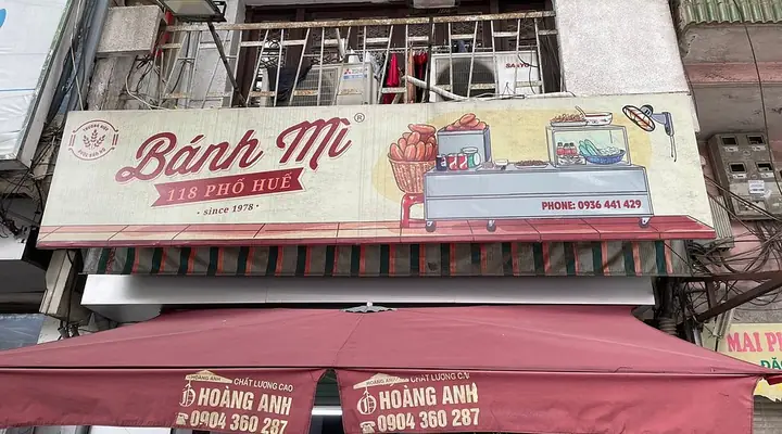 Bánh Mì Pate 118 Phố Huế: Địa Chỉ Quen Thuộc Của Người Sành Ăn