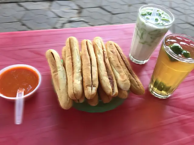 Bánh Mì Que Bà Già Hải Phòng Lâu Đời