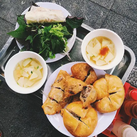 Bánh Rán Mặn Lý Quốc Sư: Món Ăn Vặt Truyền Thống Giòn Tan, Béo Ngậy Giữa Lòng Phố Cổ