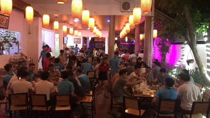 Hương Vị Quê Nhà Trước Hành Trình Lớn: Ý Nghĩa Của Ẩm Thực Địa Phương Với Người Việt Sắp Xuất Ngoại