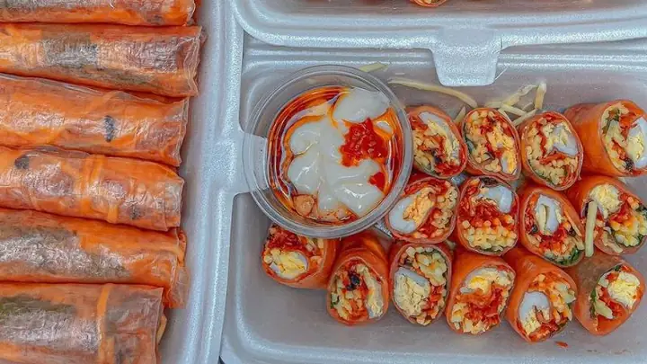 Tiệm Bánh Tráng Phơi Sương Gần Đây