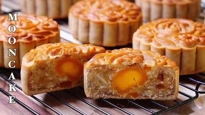 Bánh Trung Thu Thập Cẩm Chay: Hương Vị Truyền Thống Cho Ngày Tết Đoàn Viên