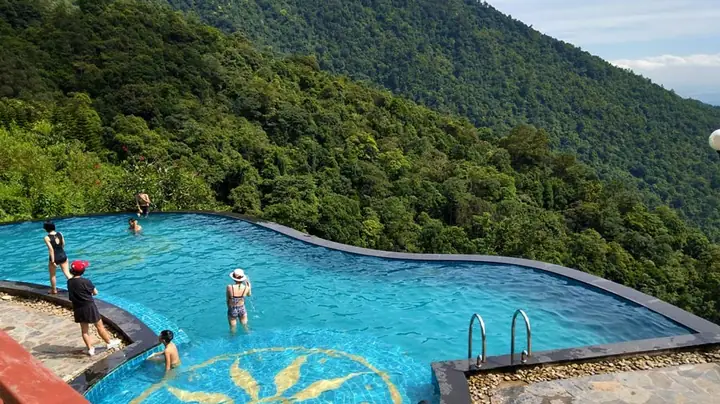 Bể Bơi Vô Cực Là Gì?