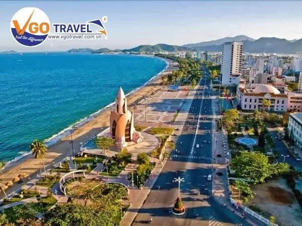 Bãi Biển Trần Phú Trái Tim Sôi Động Của Thành Phố
