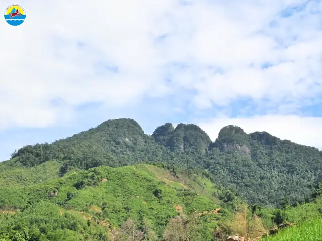 Núi Răng Cưa