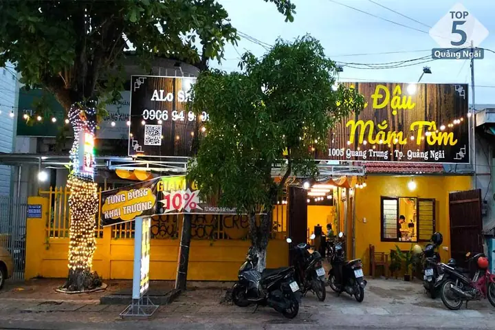 Không Gian Quán Nhuộm Màu Phố Hội Của Quán Bún Đậu Mắm Tôm Quảng Ngãi