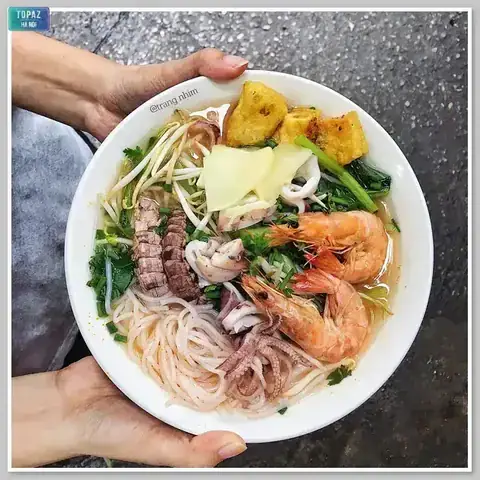 Nguồn Gốc Và Đặc Trưng Của Món Bún Thái Hải Sản