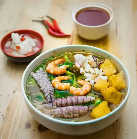 Gợi Ý Các Món Ăn Tương Tự Nên Thử Khi Du Lịch Việt Nam