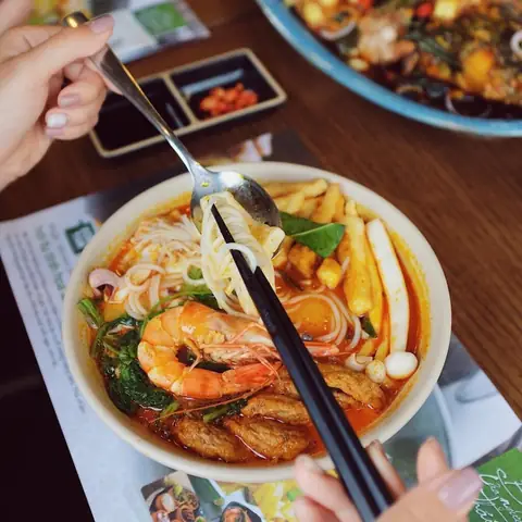 Bún Hải Sản Quang Trung Hà Nội – Bếp Thái Koh Yam Bún Hải Sản Quang Trung Hà Nội – Bếp Thái Koh Yam