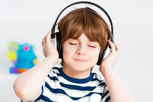 Sắp Xếp Thời Gian Nghe Nhạc Của Trẻ Sao Cho Hợp Lý