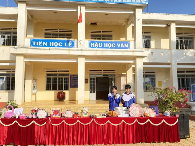 Các Hoạt Động Có Ý Nghĩa Nhân Ngày 8/3 Tại Trường Thcs Và Thpt Lộc Bắc