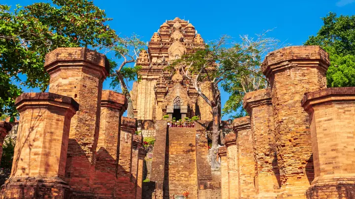 Đến Các Điểm Tham Quan Tại Nha Trang Đến Các Điểm Tham Quan Tại Nha Trang