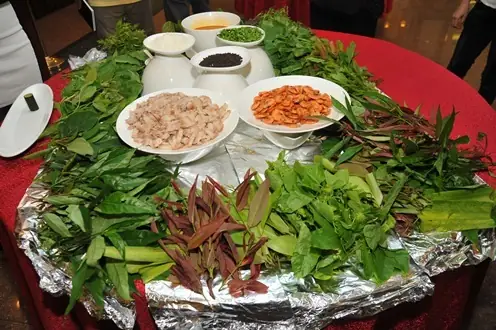 Đặc Sản Gỏi Lá: Đúng Như Cái Tên, Toàn Lá Là Lá Có Tới 60 Loại Lá Đặc Sản Gỏi Lá: Đúng Như Cái Tên, Toàn Lá Là Lá Có Tới 60 Loại Lá