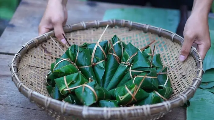 Những Món Ăn Đặc Trưng Ngày Tết Của Các Dân Tộc Thiểu Số Tại Việt Nam Những Món Ăn Đặc Trưng Ngày Tết Của Các Dân Tộc Thiểu Số Tại Việt Nam