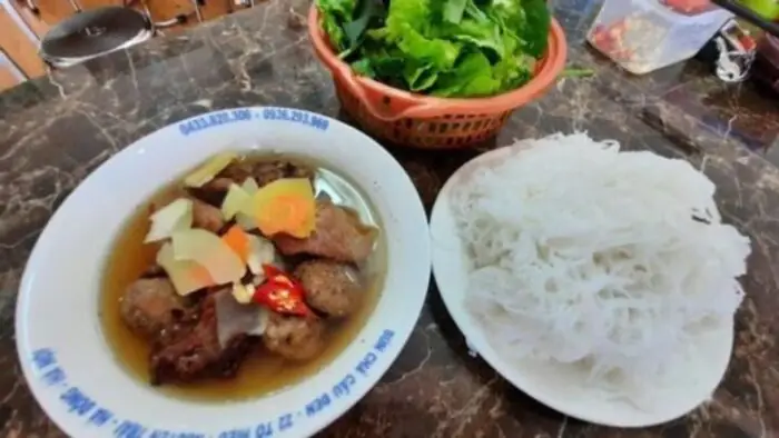 Bún Chả Cầu Đen: Hương Vị Chả Nướng Tuyệt Vời Bún Chả Cầu Đen: Hương Vị Chả Nướng Tuyệt Vời