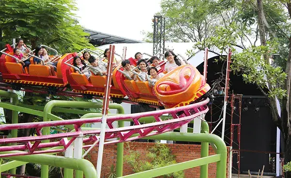 Tàu Lượn Siêu Tốc – Công Viên Thỏ Trắng Tàu Lượn Siêu Tốc – Công Viên Thỏ Trắng