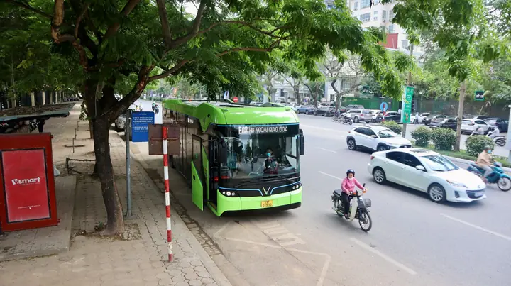 Đường Võ Chí Công, Quận 9