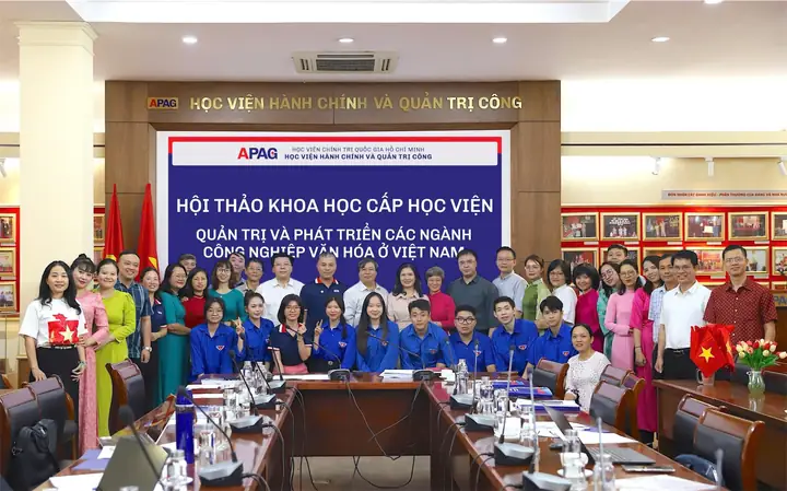 Quản Trị Và Phát Triển Các Ngành Công Nghiệp Văn Hóa Ở Việt Nam