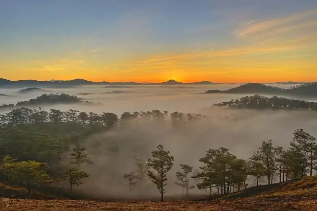 Khi Đi Du Lịch Trên Núi Khi Đi Du Lịch Trên Núi